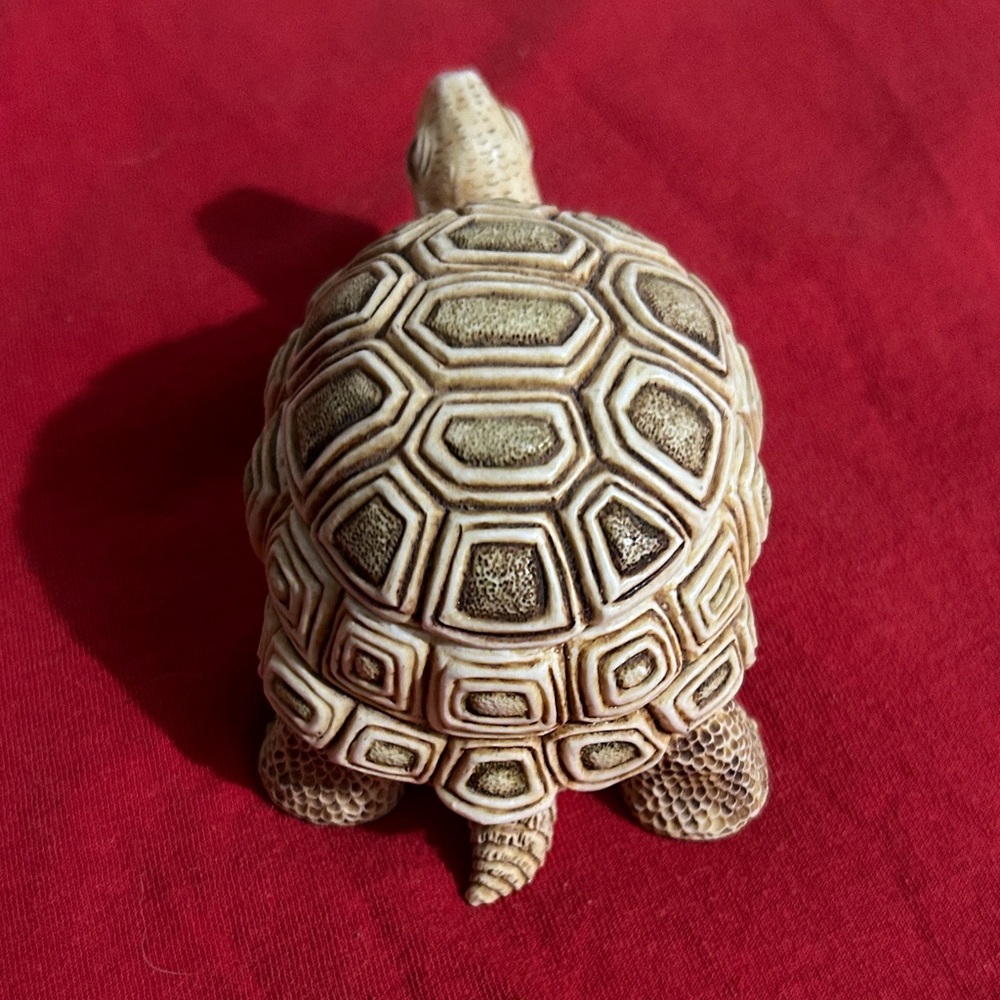 Vintage 1993 Harmony Kingdom one step ahead turtle Figurine - Brown and Tan - Picture 7 of 9